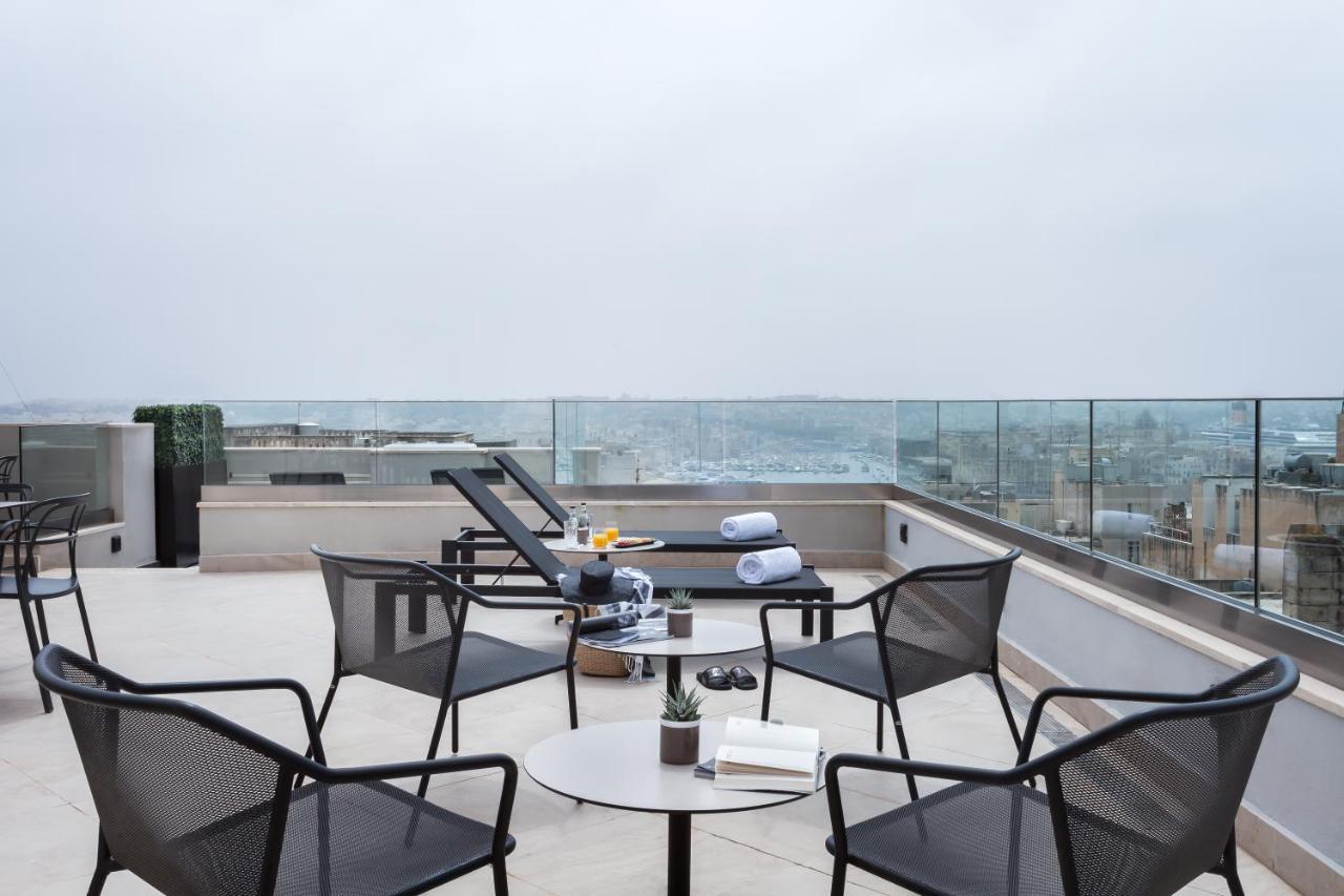 One One Two Hotell Valletta Eksteriør bilde